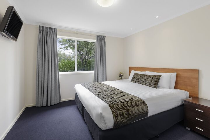 Room 4 of 28