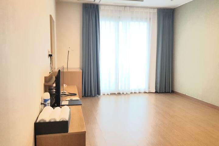 Room 19 of 45