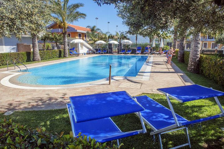 Pool Hotel
