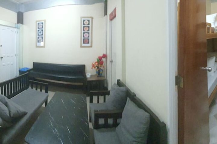 Room 6 of 34