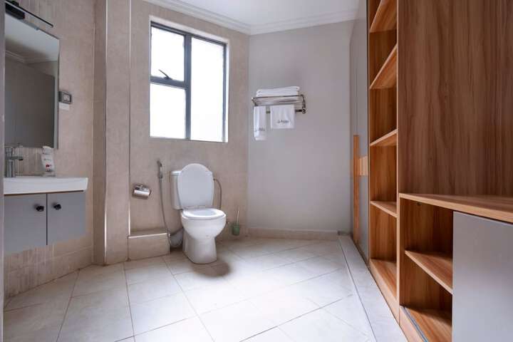 Room 15 of 16