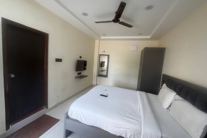 Room 12 of 39