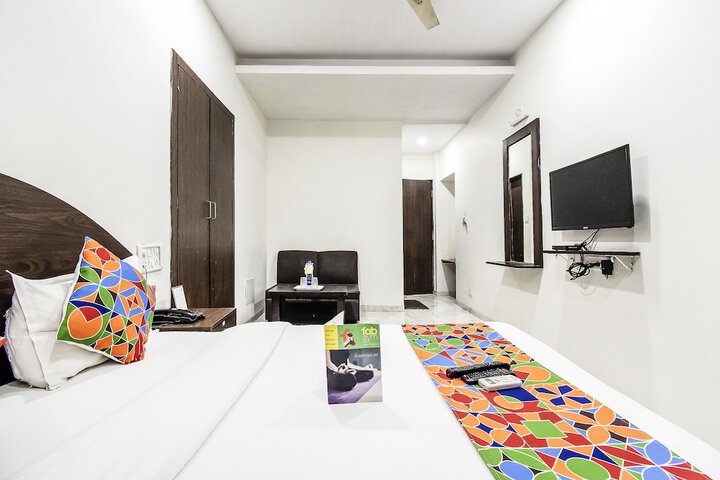 Room 17 of 24