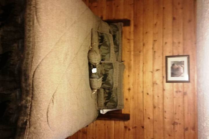 Room 4 of 7