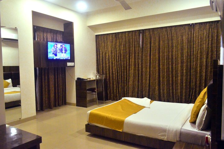 Room 6 of 23