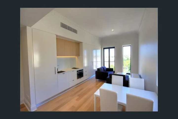 Room 3 of 8