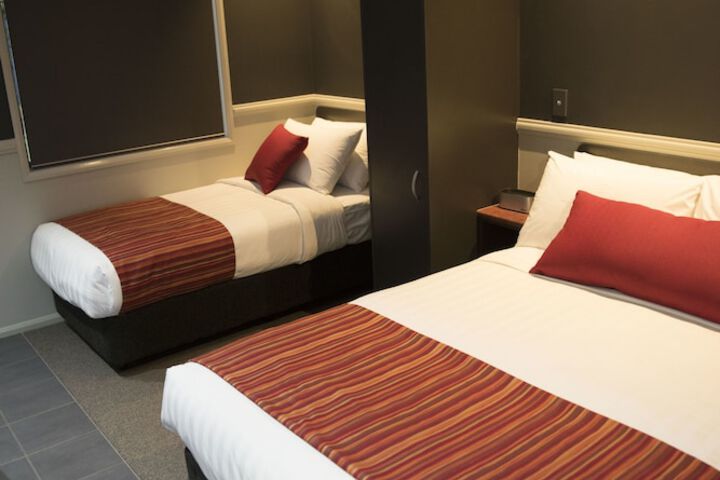 Room 3 of 52