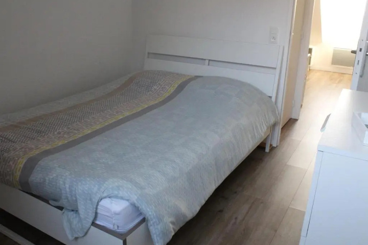 Room 3 of 9