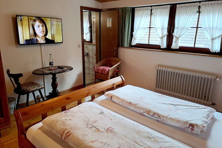 Room 10 of 19