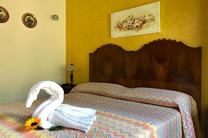 Room 3 of 64