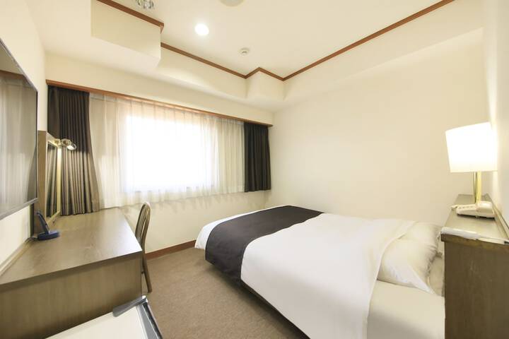 Room 16 of 32