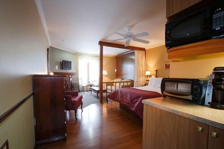 Room 3 of 32