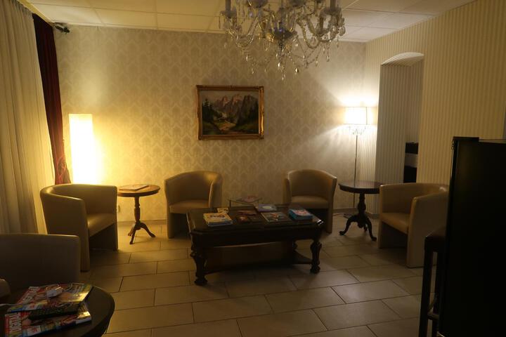 Entrance & Lobby