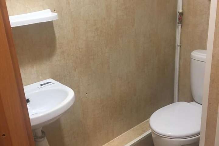 Room 18 of 27