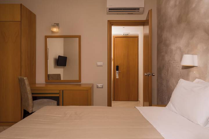 Room 36 of 96