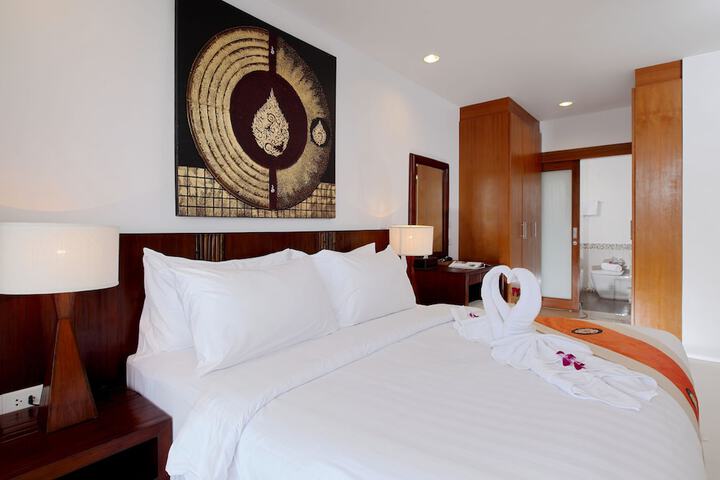 Room 2 of 94