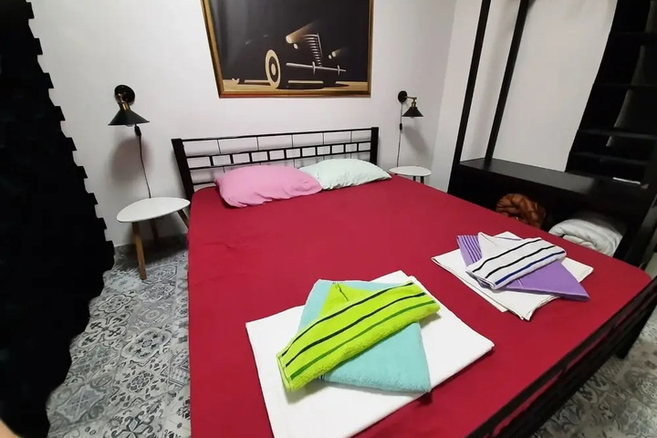 Room 4 of 14