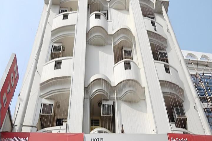 Hotel C M Regency