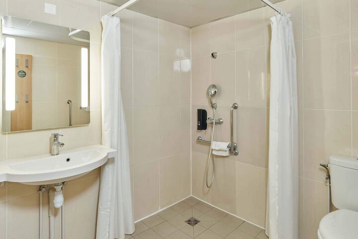 Clean Restrooms