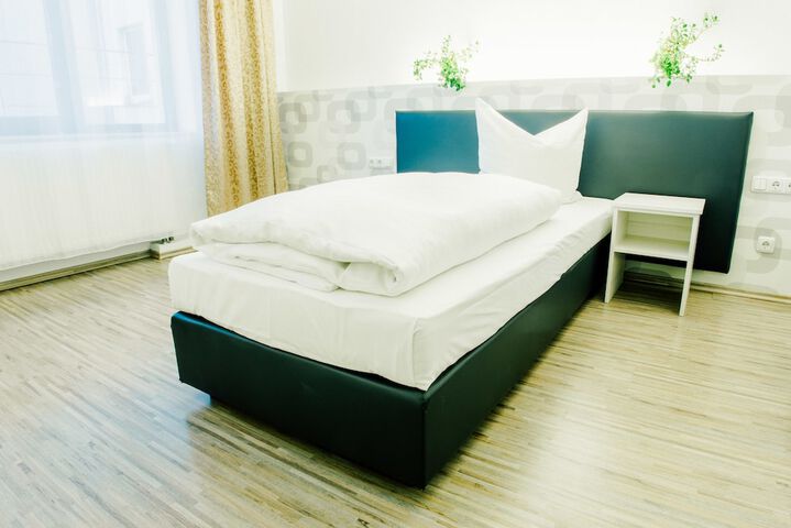 Room 6 of 34
