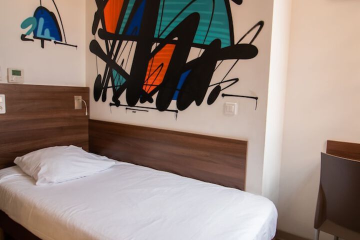 Room 15 of 62