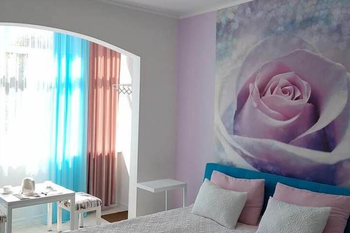 Room 5 of 9