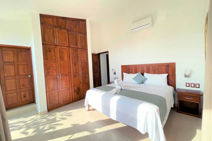 Room 12 of 50