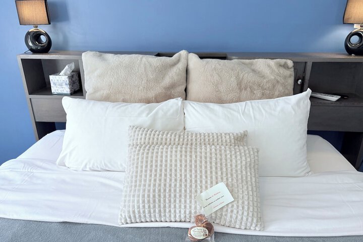 Room 2 of 60