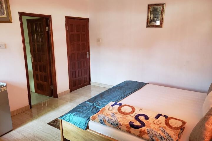 Room 4 of 27