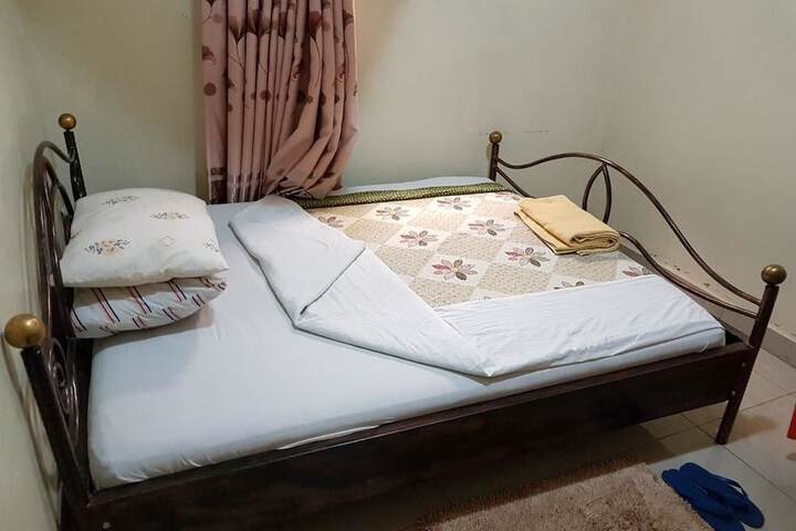 Room 7 of 18