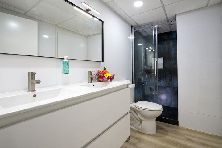 Room 42 of 69