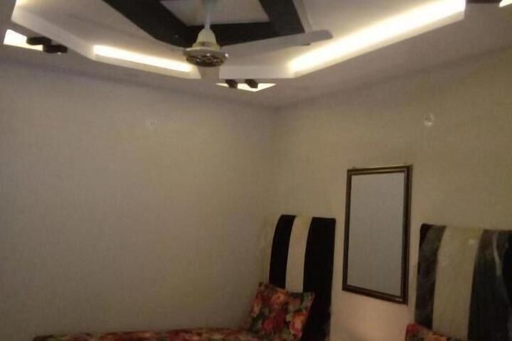 Room 27 of 51