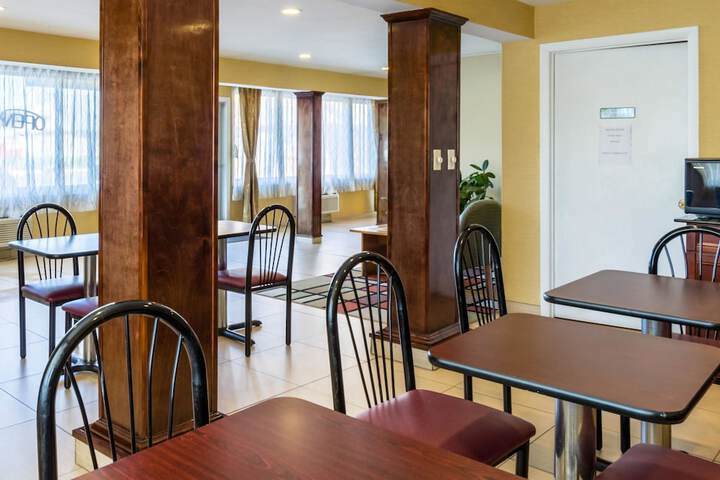 Breakfast/Coffee Service 37 of 38