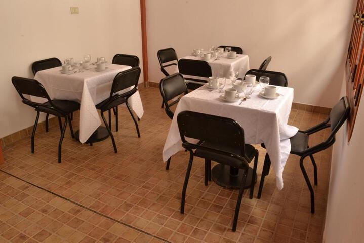Dining 15 of 27