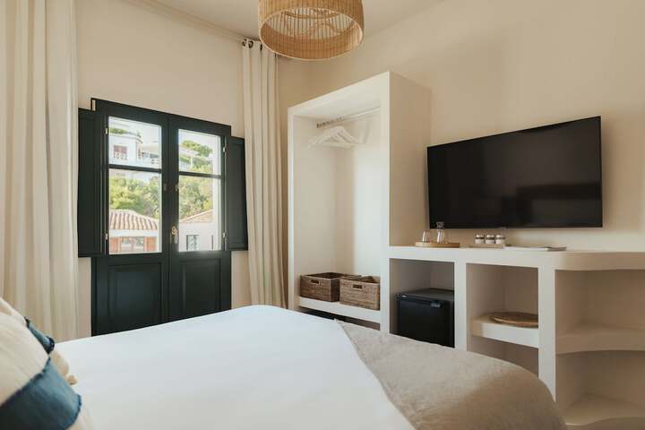Room 6 of 40