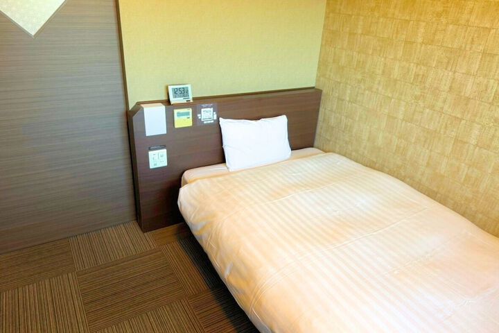 Room 18 of 76