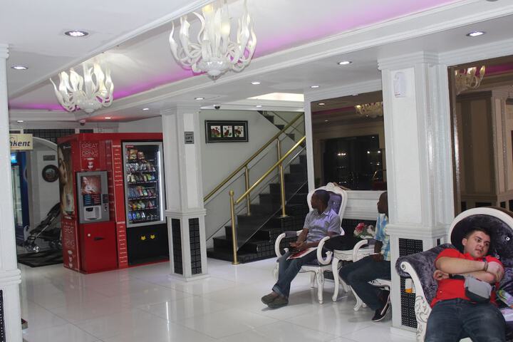 Entrance & Lobby