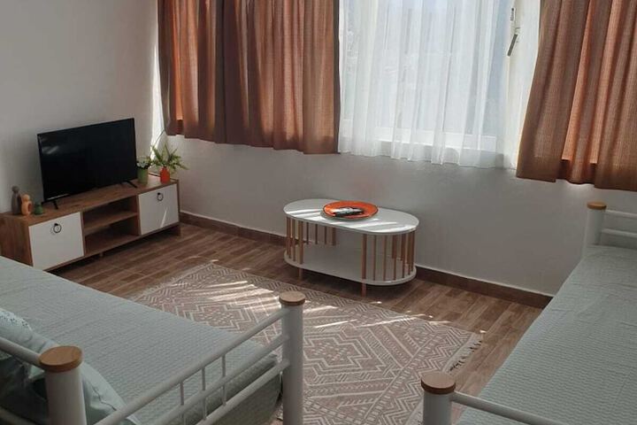 Room 16 of 27