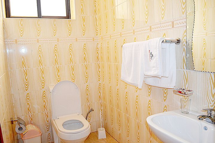 Room 32 of 61