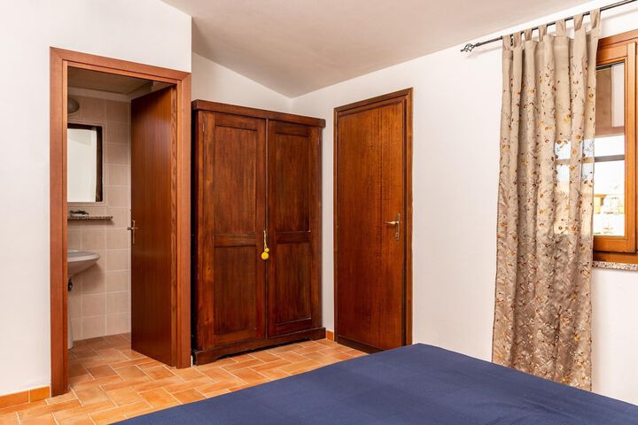 Room 27 of 126