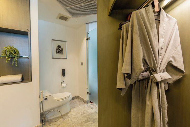 Room 46 of 129
