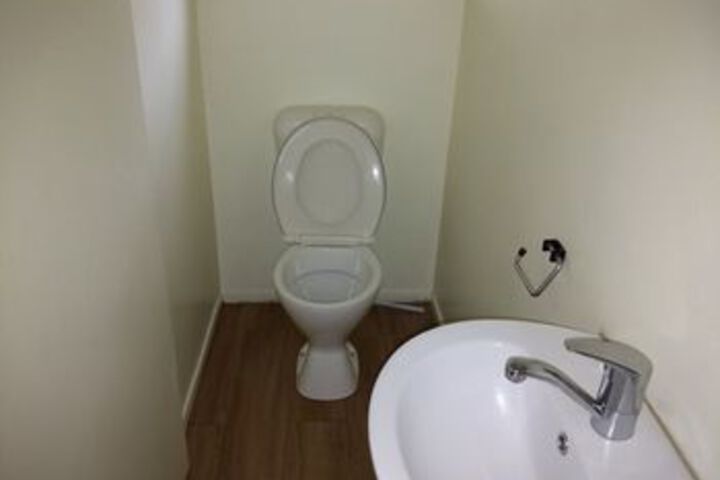 Room 9 of 66