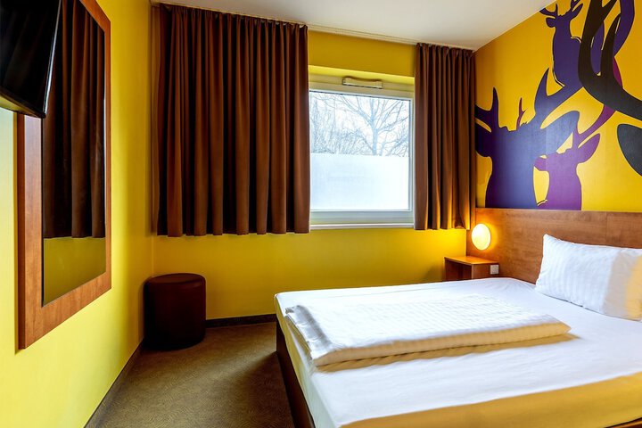 Room 7 of 118