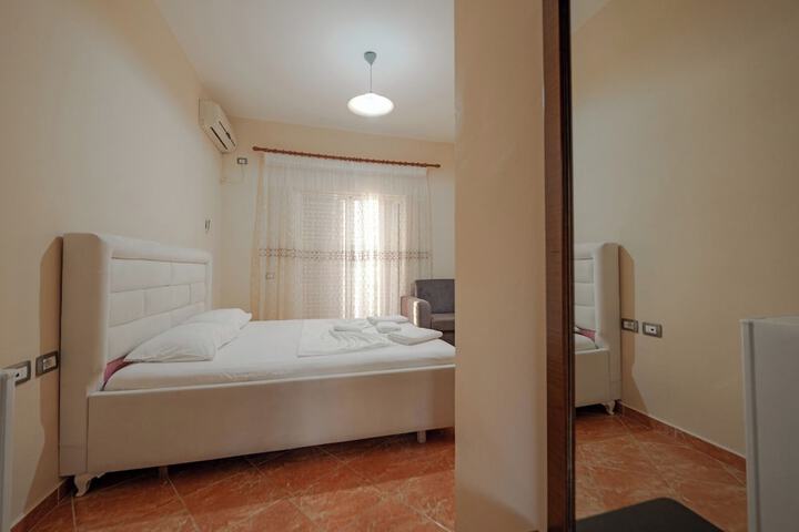 Room 27 of 66