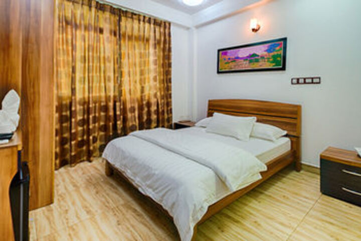 Room 10 of 19