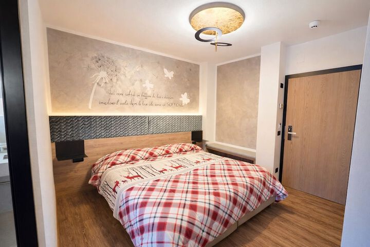Room 45 of 117