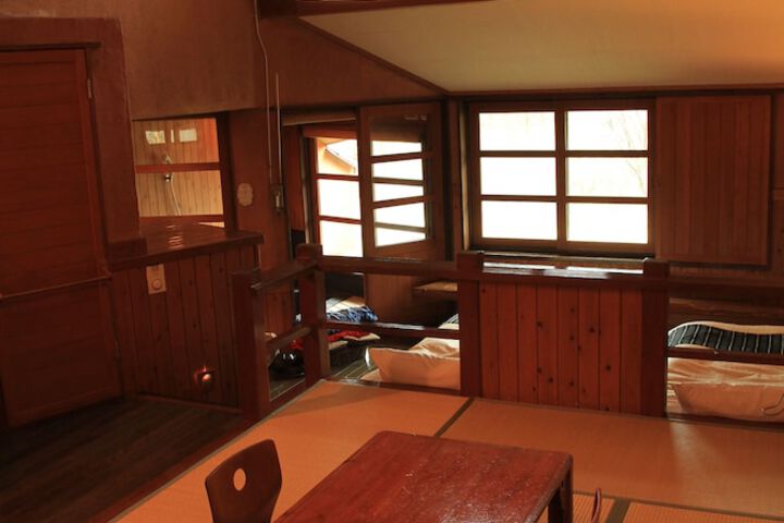 Room 9 of 42