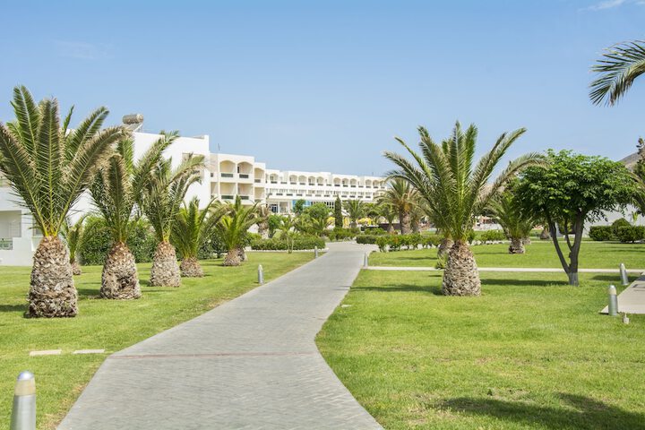 Hotel Exterior 205 of 229