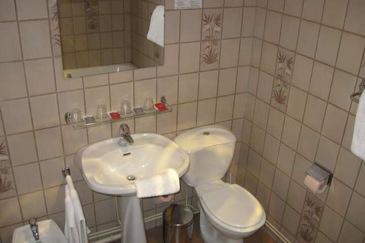 Room 16 of 27