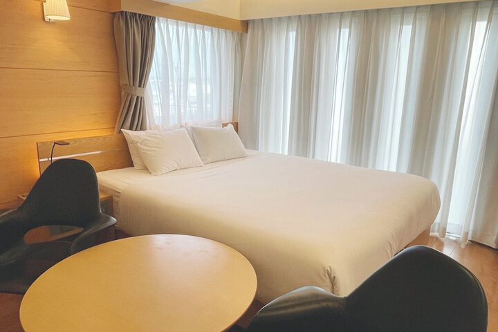 Room 13 of 72